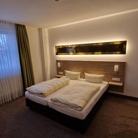 Ipsheim Schwarzer Adler - Hotel Garni מראה חיצוני תמונה
